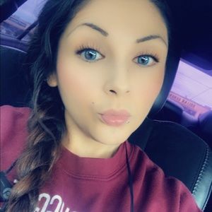 Meet your Posher, Magdalena